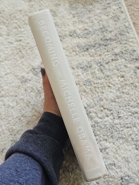Becoming - Michelle Obama White Hardcover Memoir